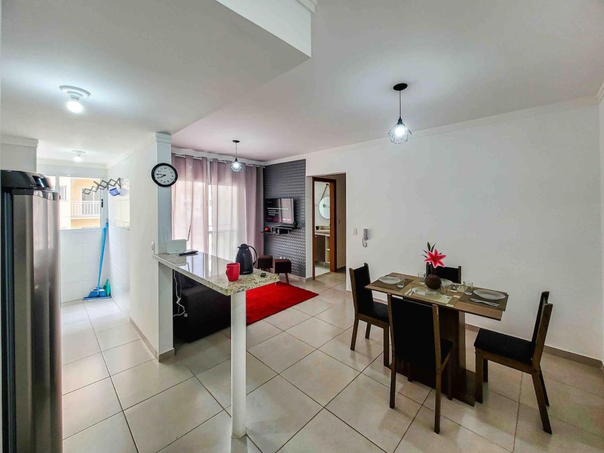 Bem No Centro, Cozinha Completa, Varanda E Garagem Poços de Caldas Exterior foto