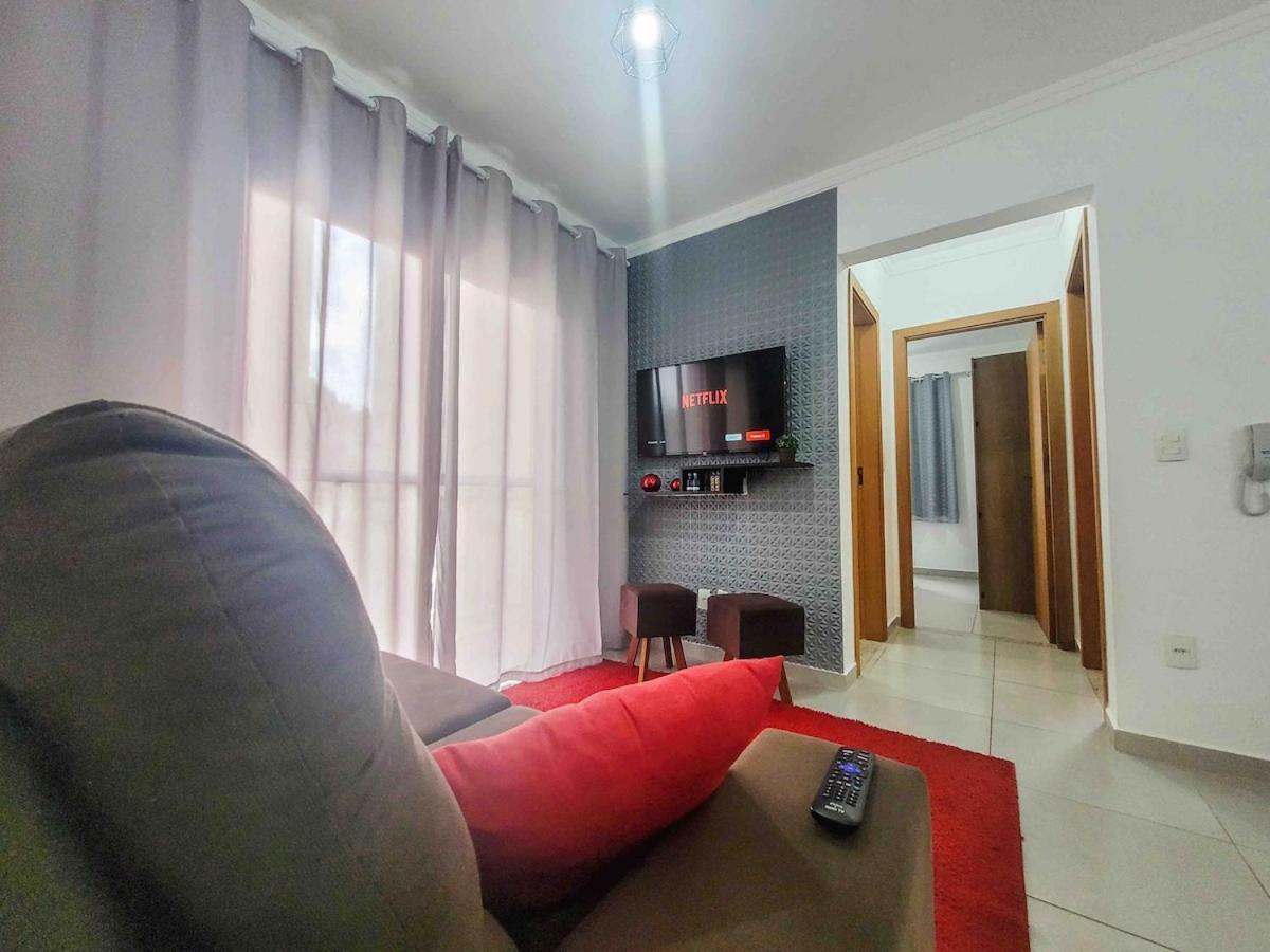 Bem No Centro, Cozinha Completa, Varanda E Garagem Poços de Caldas Exterior foto